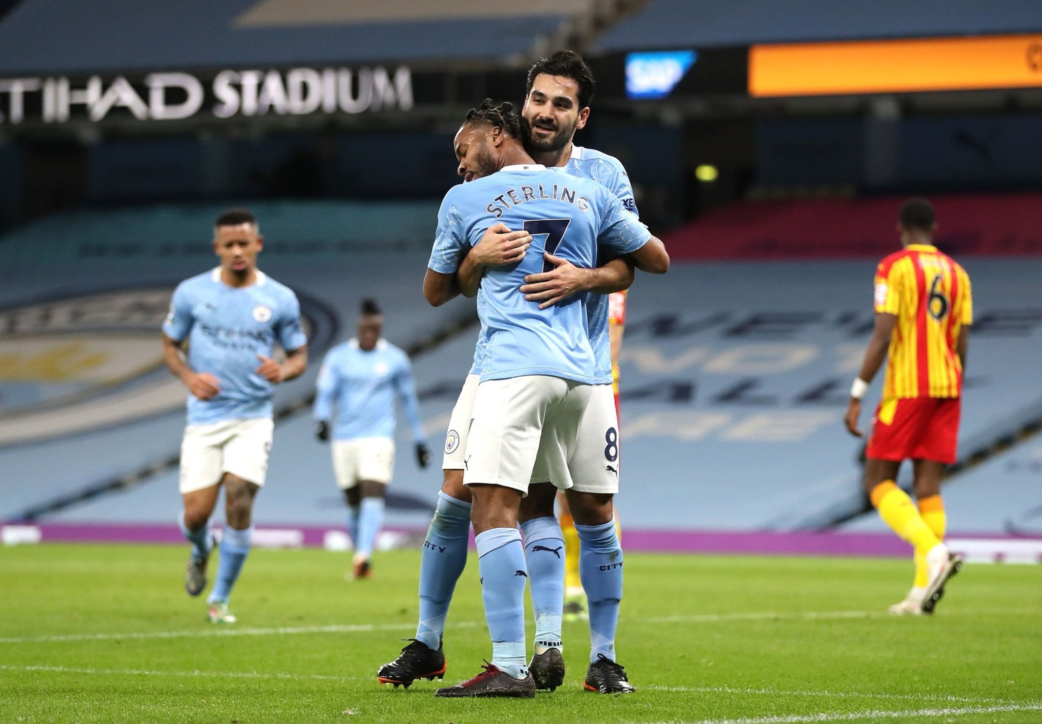 比赛中屡获 比赛中屡获